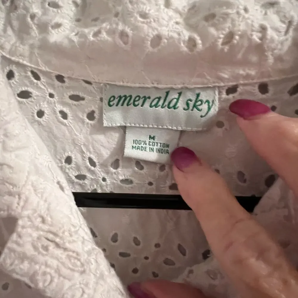 Emerald sky white eyelet lace button up jacket size medium